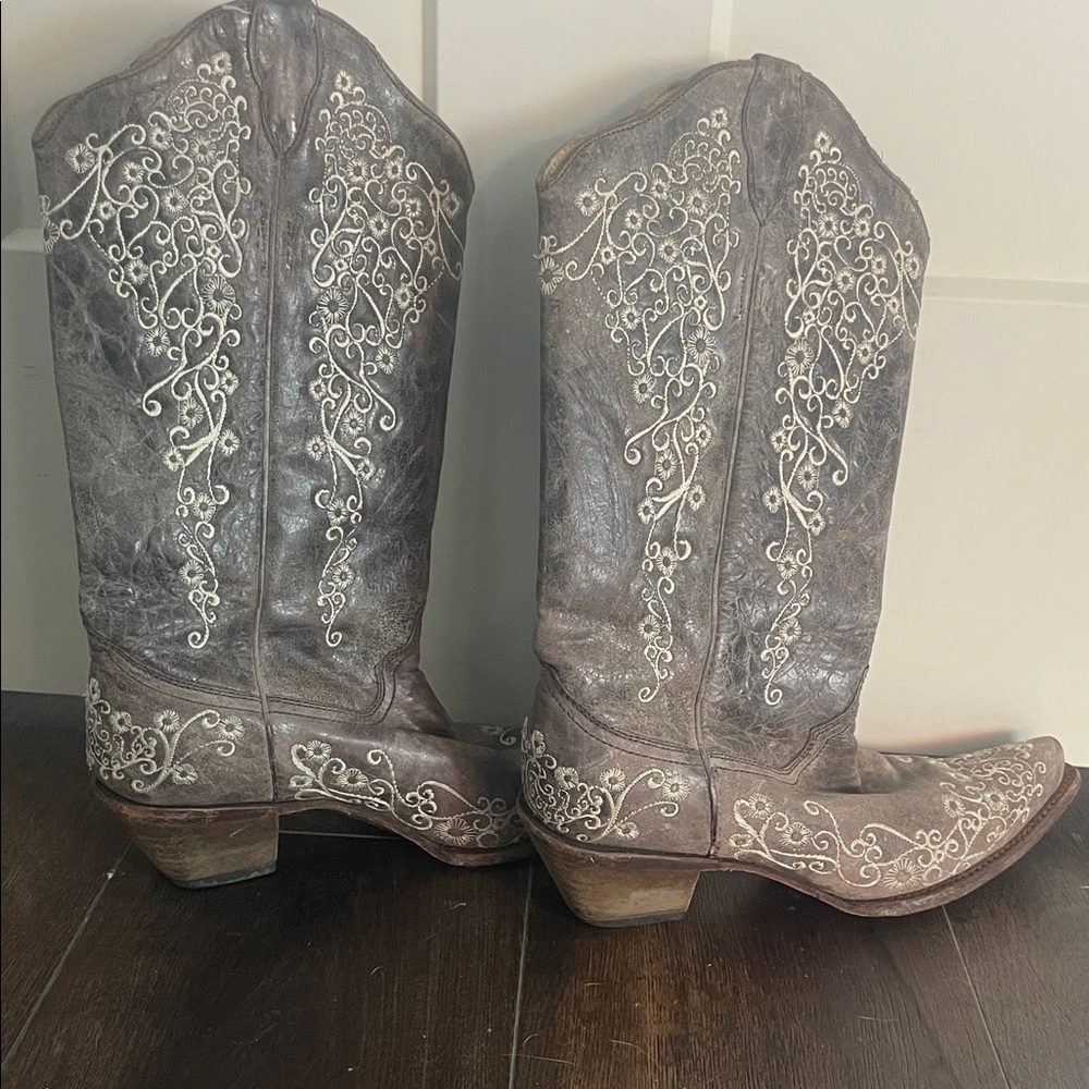 Embroidered Brown Heeled Boots